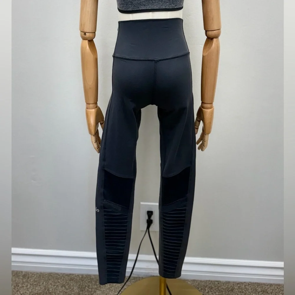 Alo Yoga High-Waisted Mesh Panel Leggings – Size S